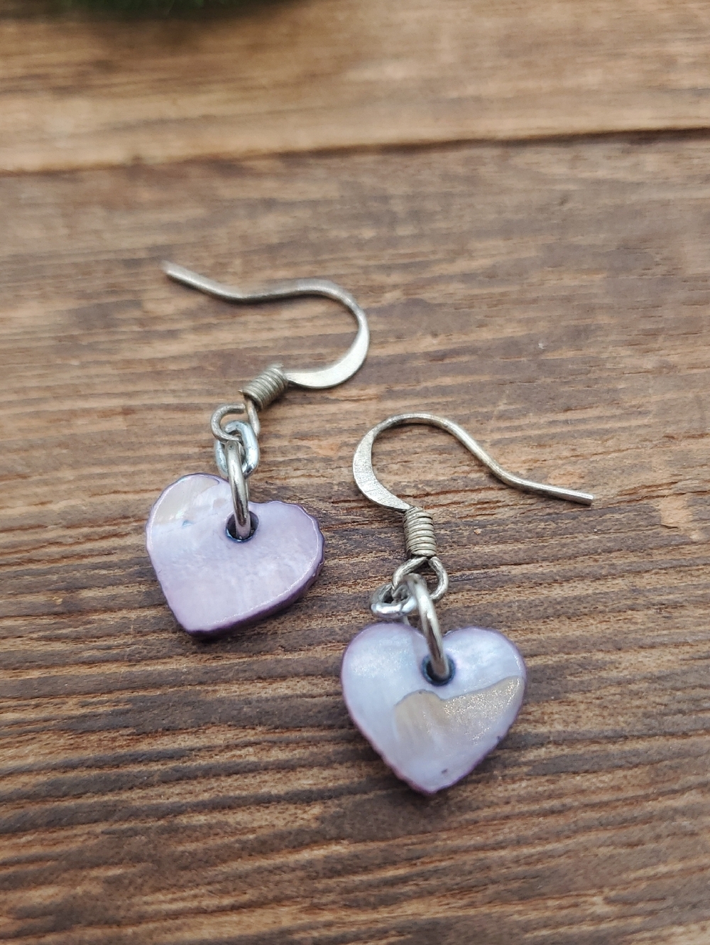 Mother Of Pearl Purple Heart Dangle Earrings - Women's Jewelry E402